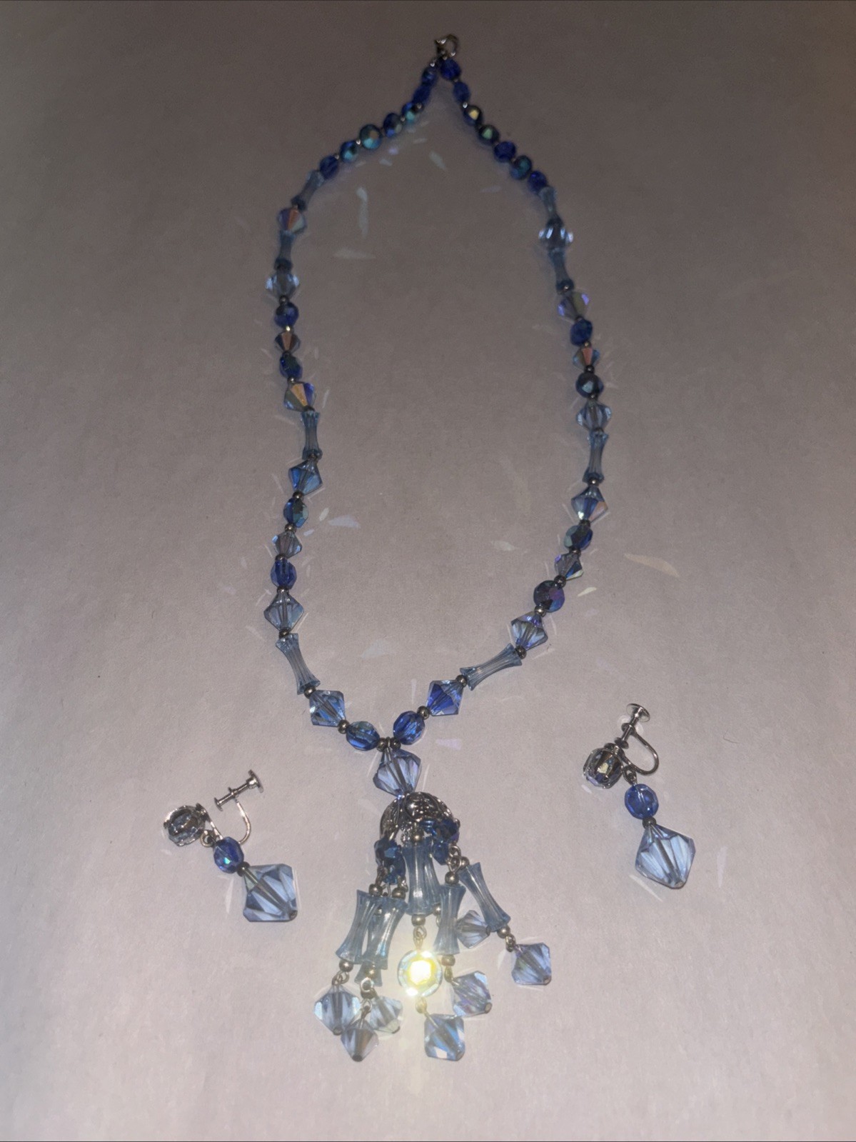 VTG BLUE AB light refracting chandelier necklace w matching earrings jewelry set