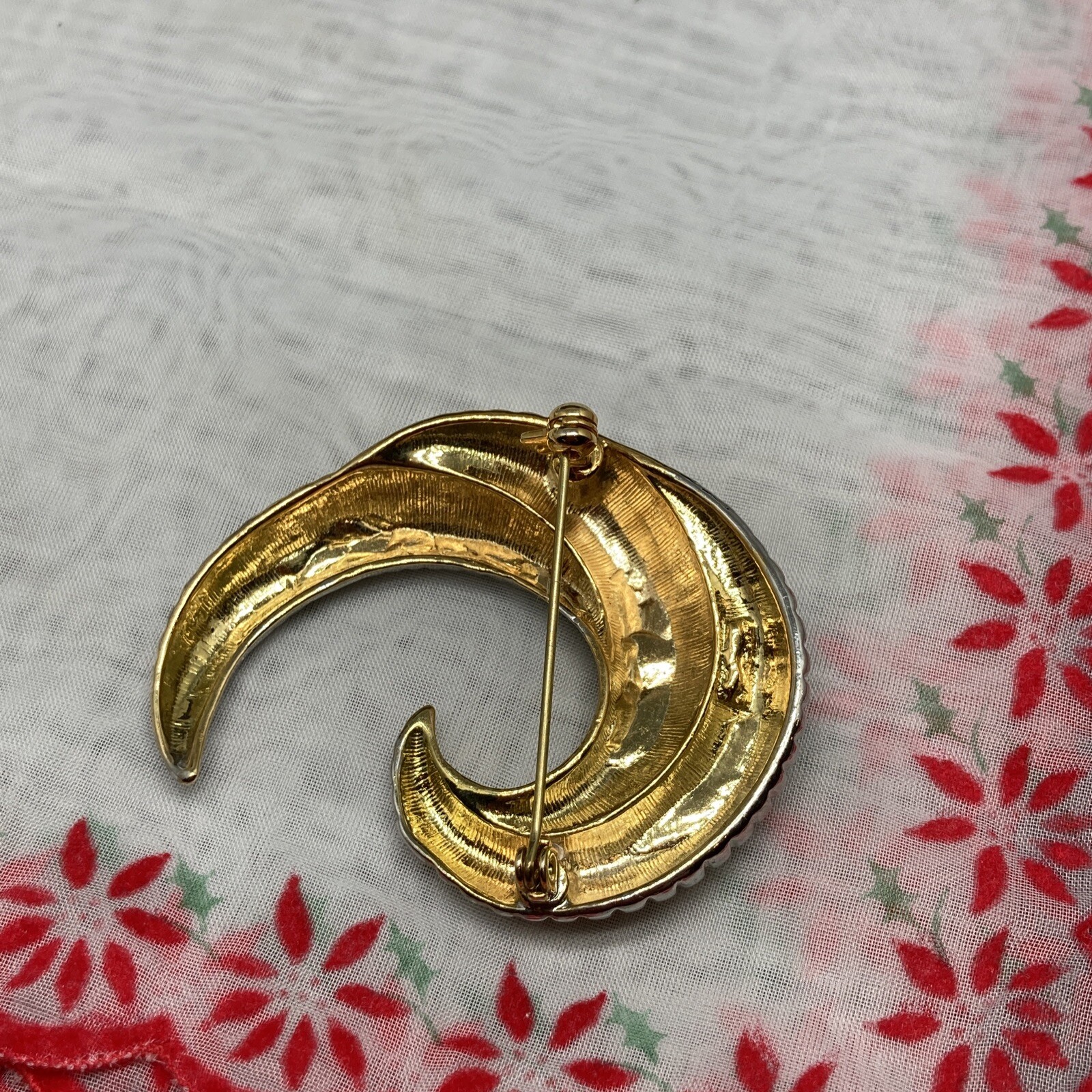 Silvertone Goldtone Swirl 2 1/4” Brooch Pin 2977
