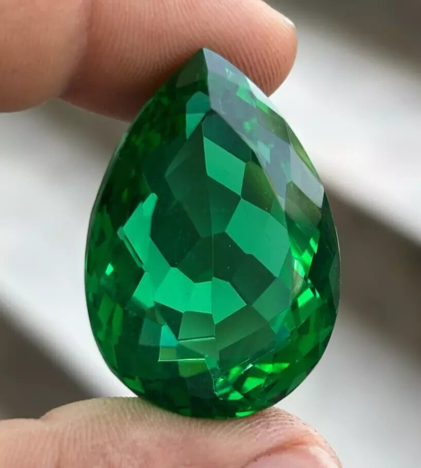 Natural Green Colombian Emerald Pear Cut Certified VVS 80+ Ct Loose Gemstone