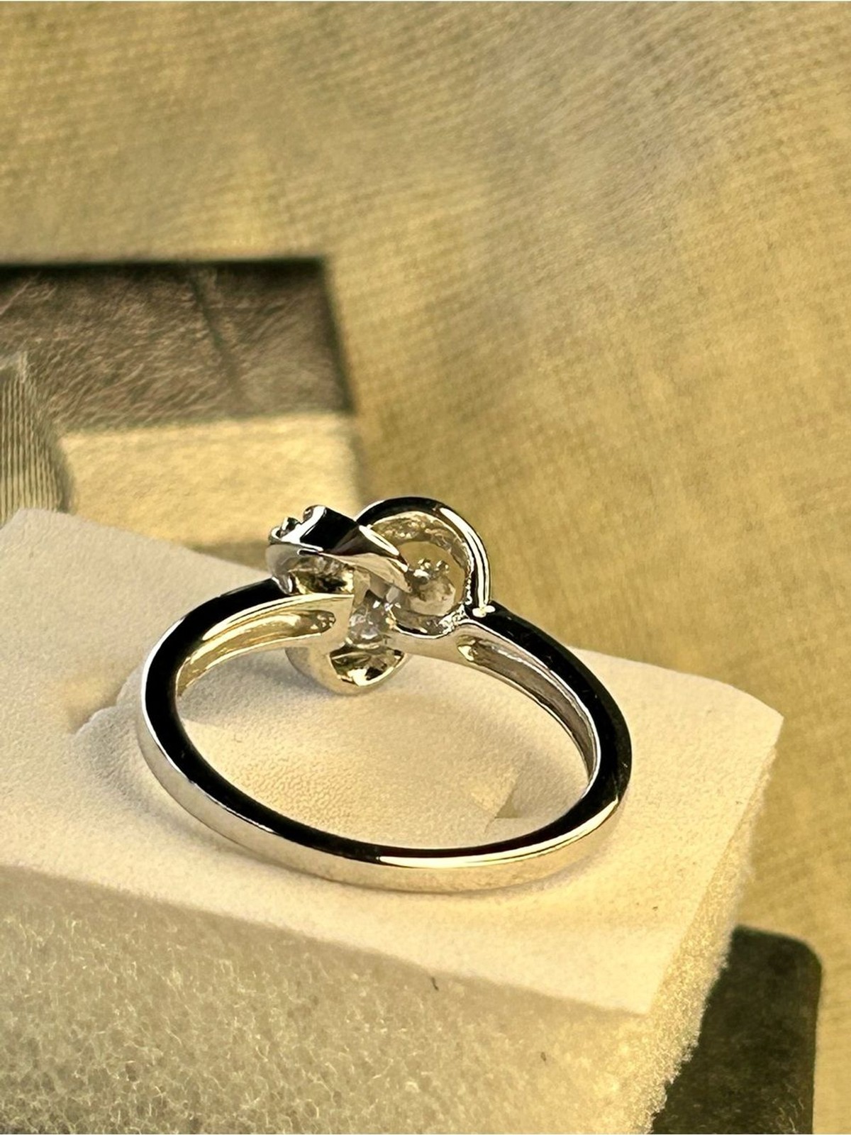 Macys Sterling Silver Love Knot Ring w/ Diamond Accent Size 6 NWOT