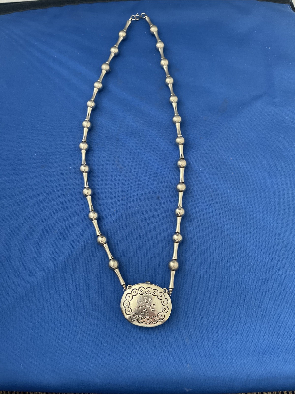 Vtg Estee Lauder 1973 Moonsilver Perfume Locket Pendant Necklace Collectible