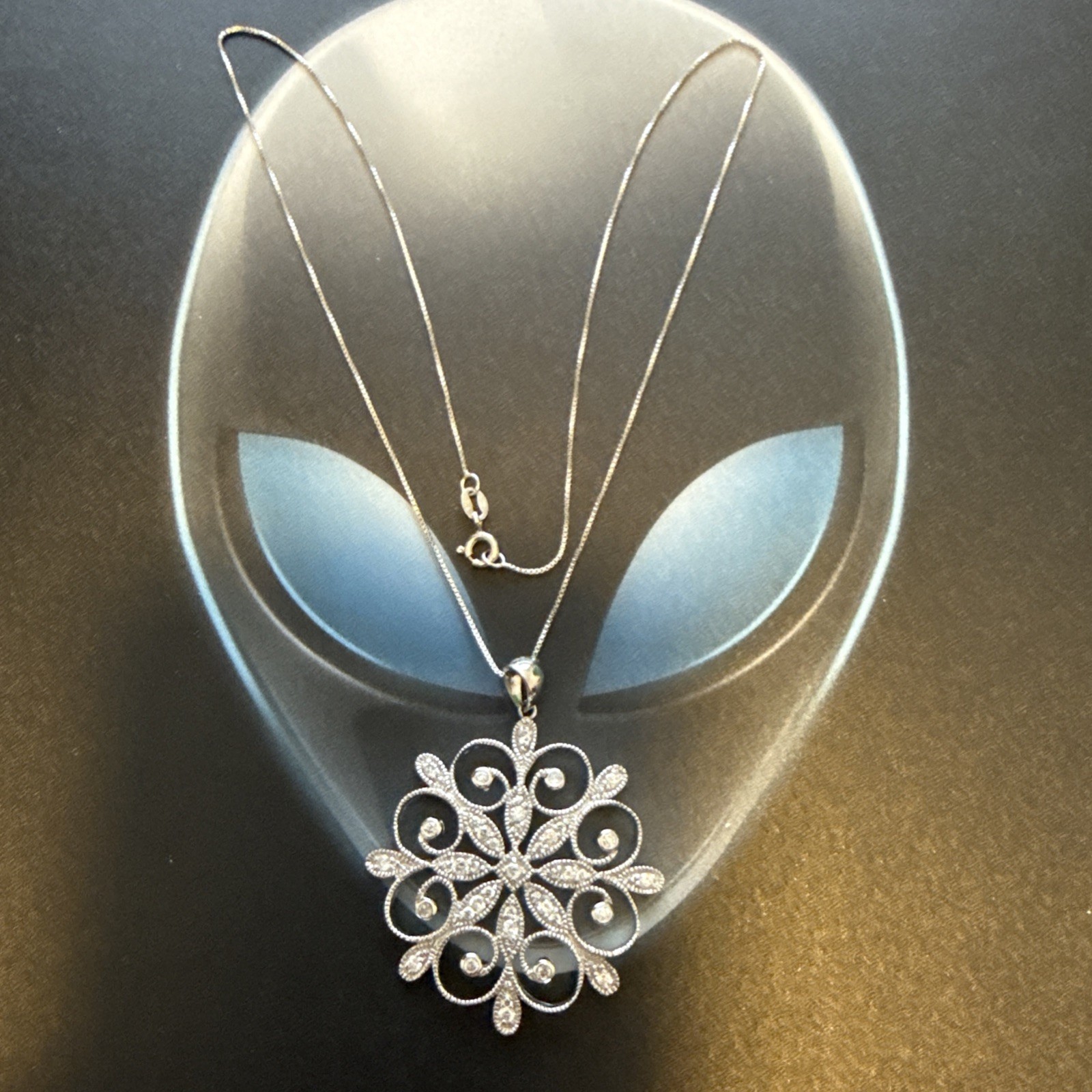925 Sterling Silver Snowflake Pendant Chain Necklace