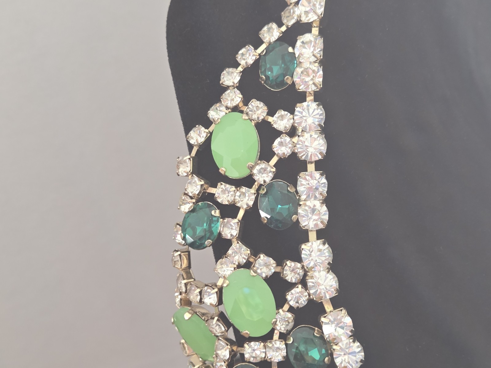 Statement Green Rhinestone Bib Necklace Gold Tone Crystal Lime Emerald NWT $128
