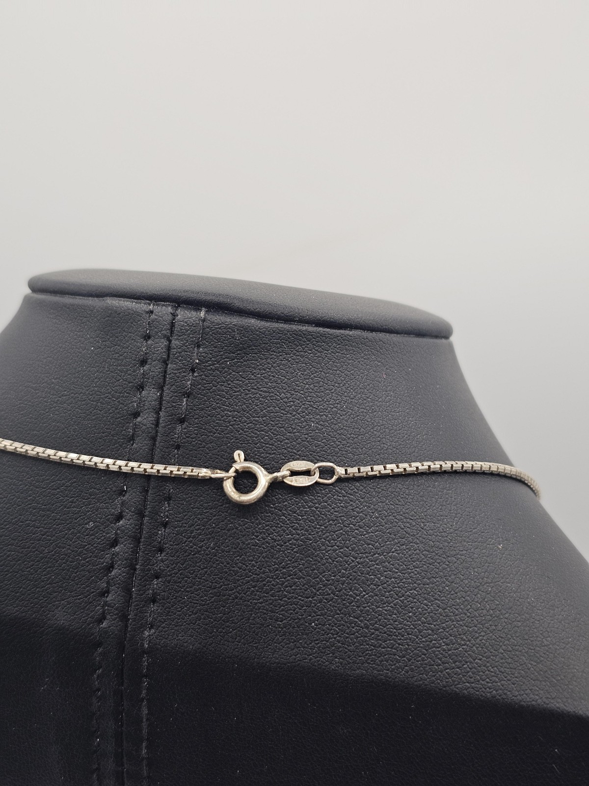 Sterling Silver 925 Round CZ Solitaire Pendant Necklace Box Chain 11mm 7.83g