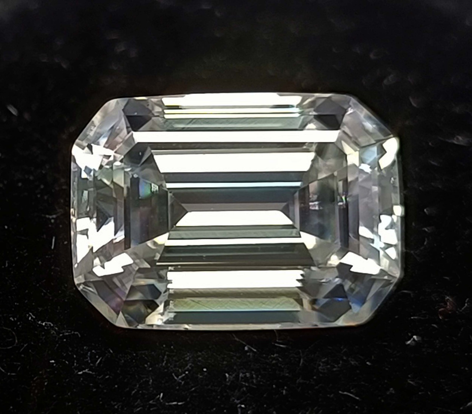 VSSI White Diamond ‘D’ Color 2.4 Ct VVS1 Loose Emerald Cut IGL Loose Gems 5AJU