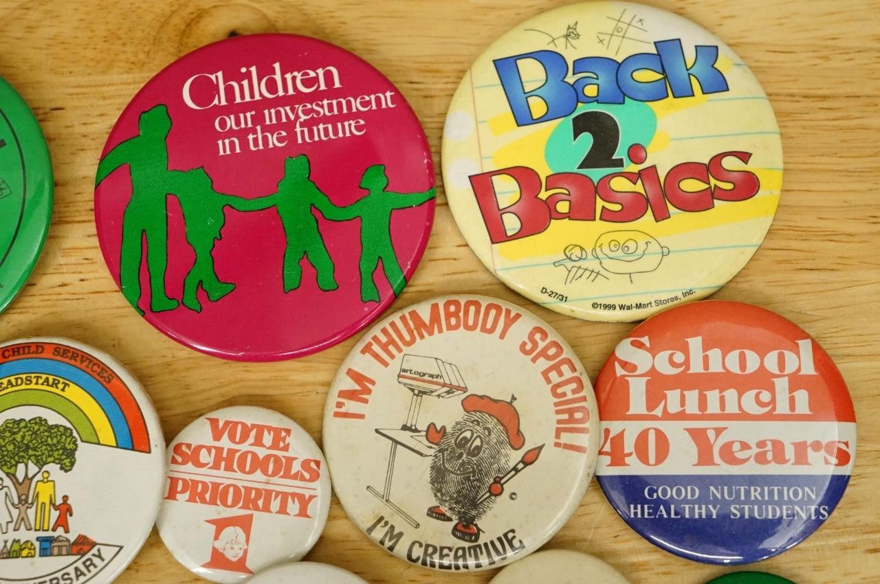 Vintage Pinback Buttons Teachers Librarians Kid Friendy School Education Theme