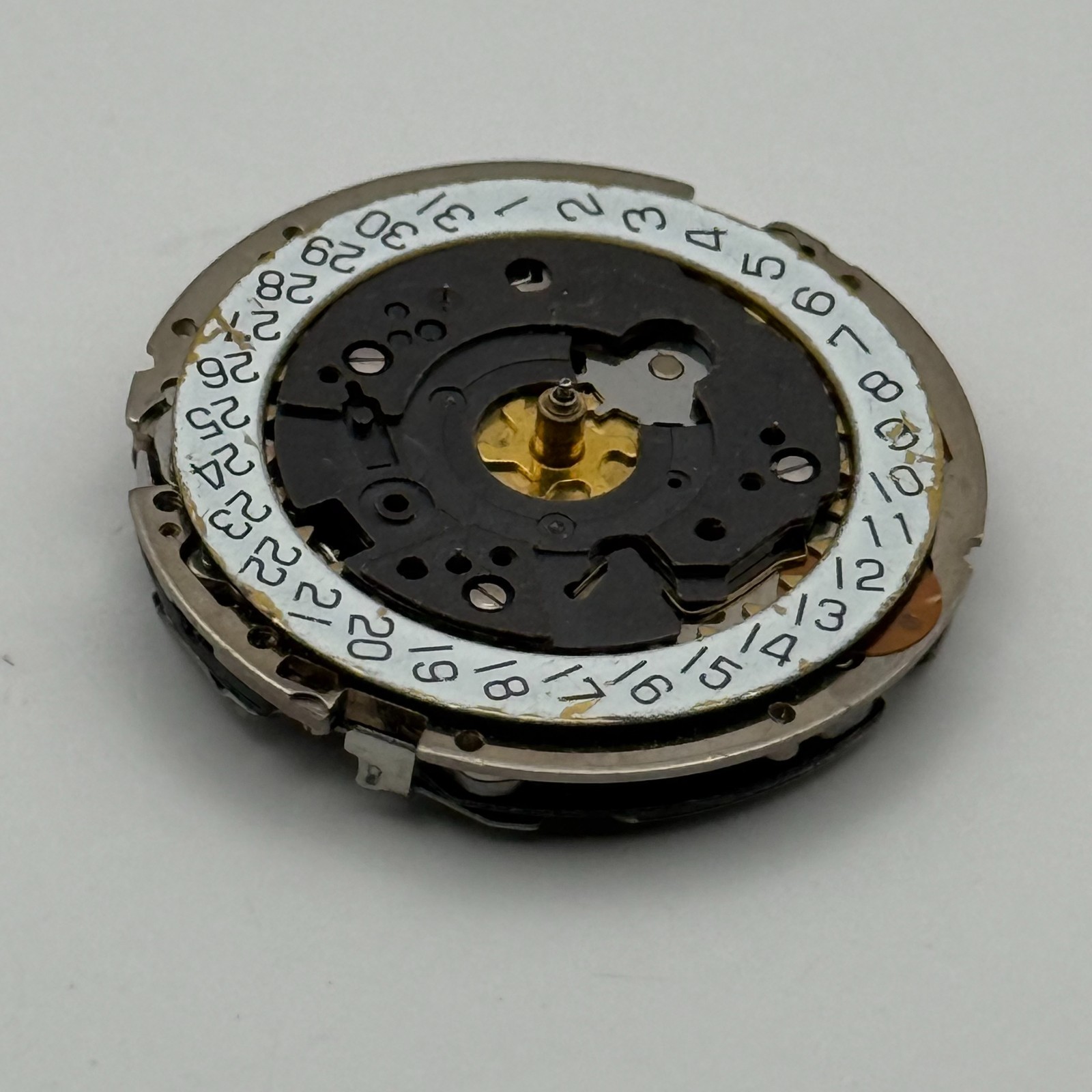 ISA 8172 Watch Movement Quartz Swiss Date 3 Jewels Vintage Parts Repair 26.1mm