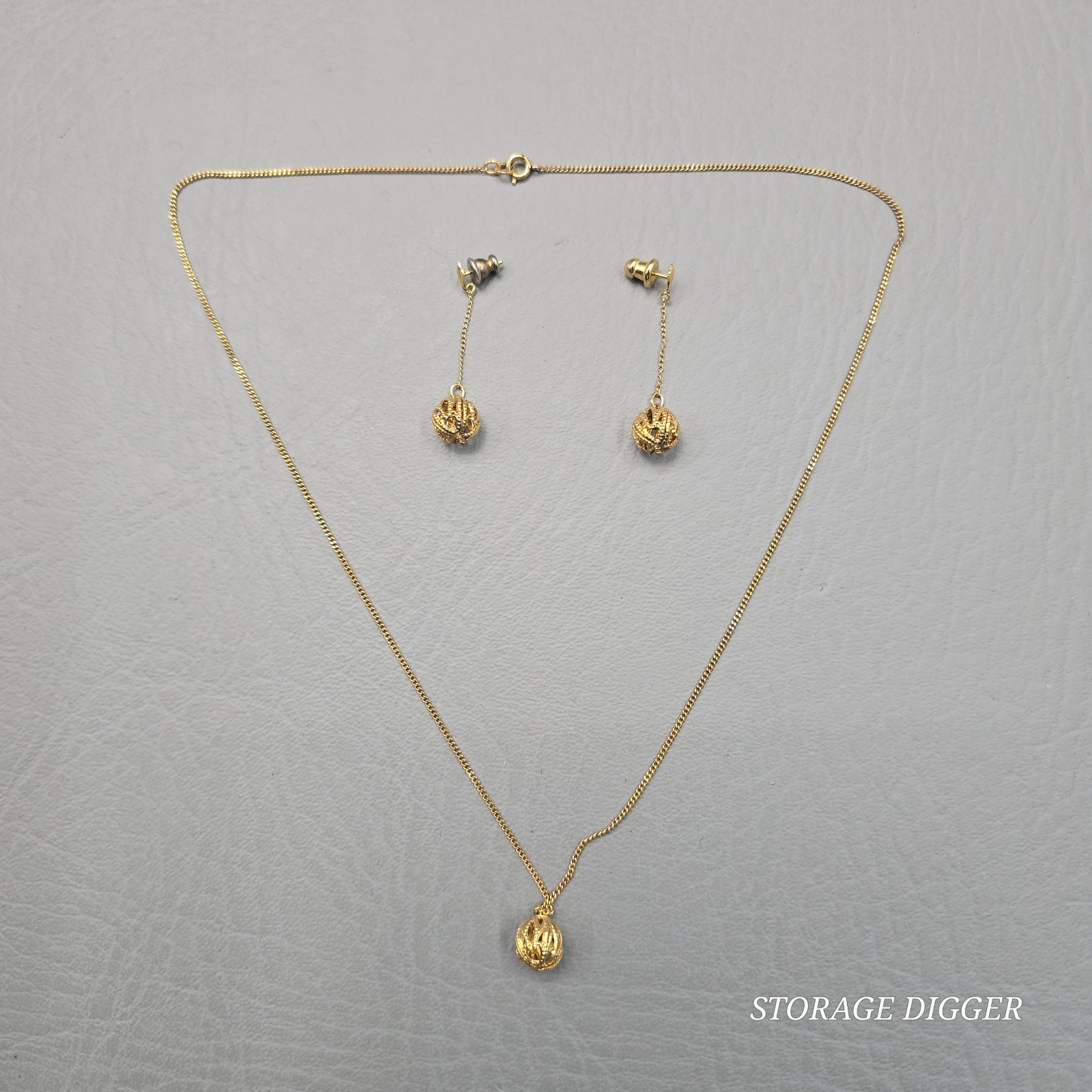 Vintage A&Z 12k Gold Plated 18″ Long Necklace Pendant & Earrings Set in Box