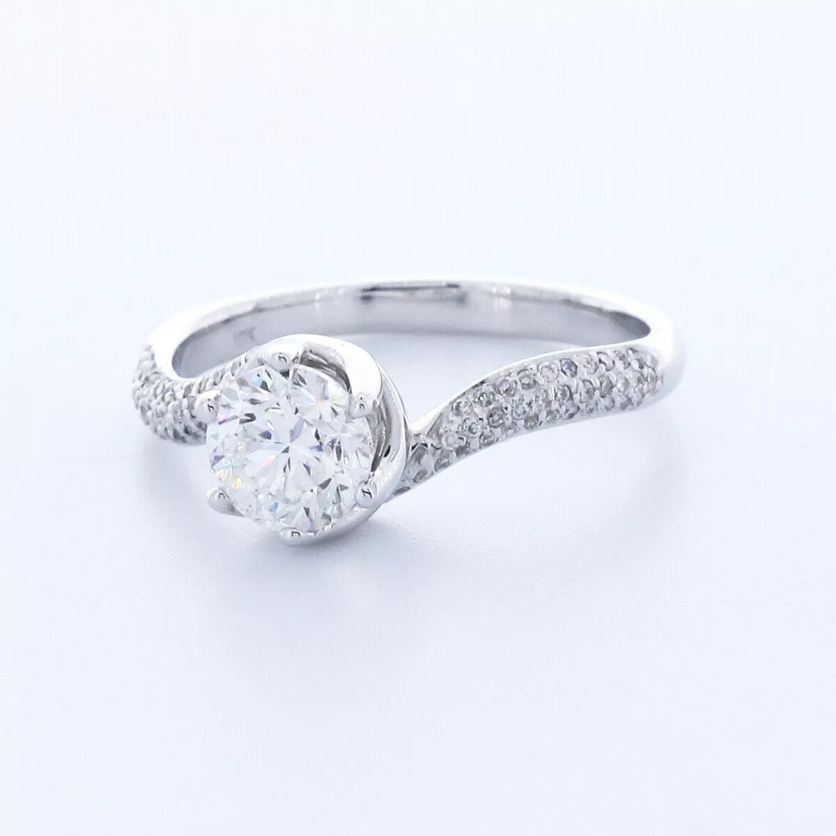 18K White Gold Engagement Ring Classic 1.60 Carat Round Lab-Grown Diamond D VS1
