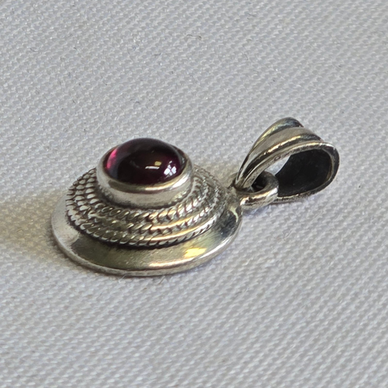 Sterling Silver Pendant 4.39g Fine Jewelry Dark Pink Stone Charm *READ*