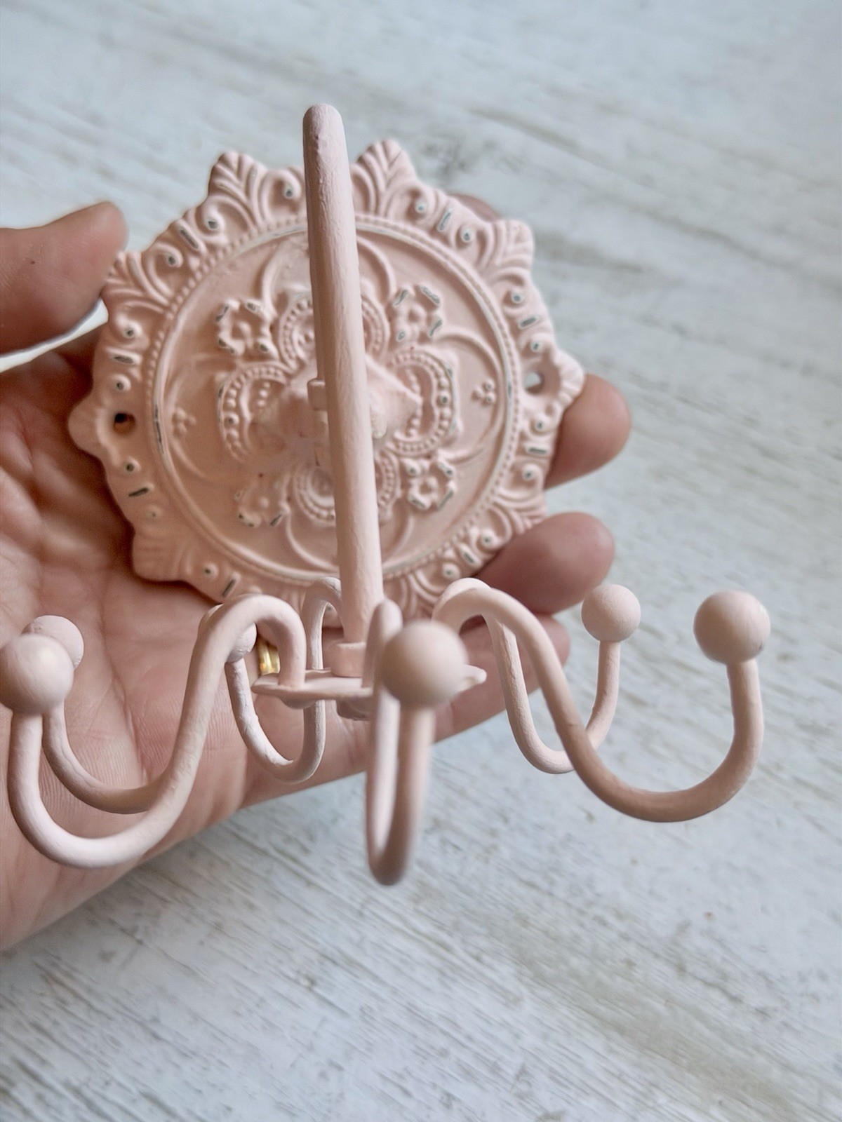 Swivel Spinning Pink Shabby Chic Vintage Style Jewelry Display Holder Necklace
