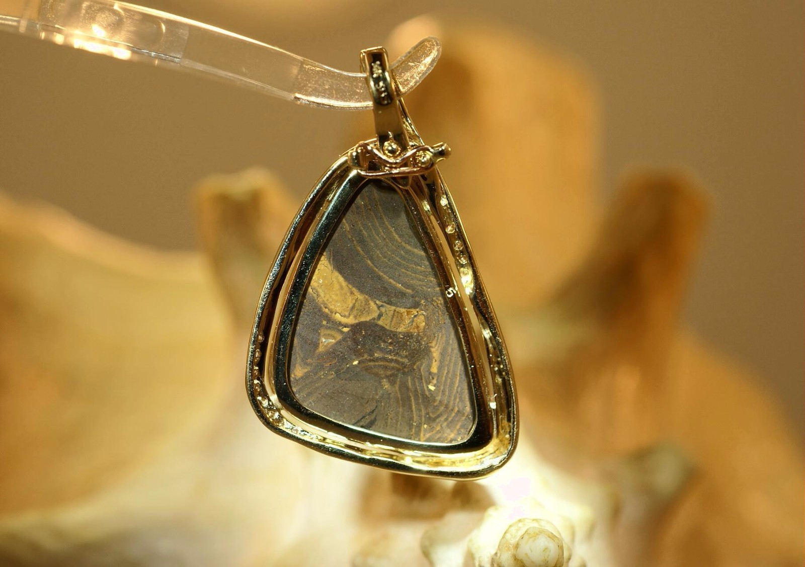 22.5MM 14K YELLOW GOLD GENUINE AUSTRALIAN DOUBLET OPAL DIAMOND ENHANCER PENDANT