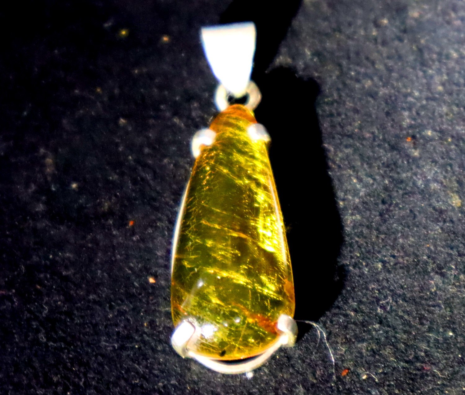 Lovely Natural Translucent Yellow Green Amber .925 Sterling Silver Pendant 42mm