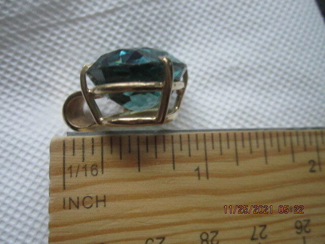 NWT 30 ct. December Blue Topaz 20 mm X 15mm