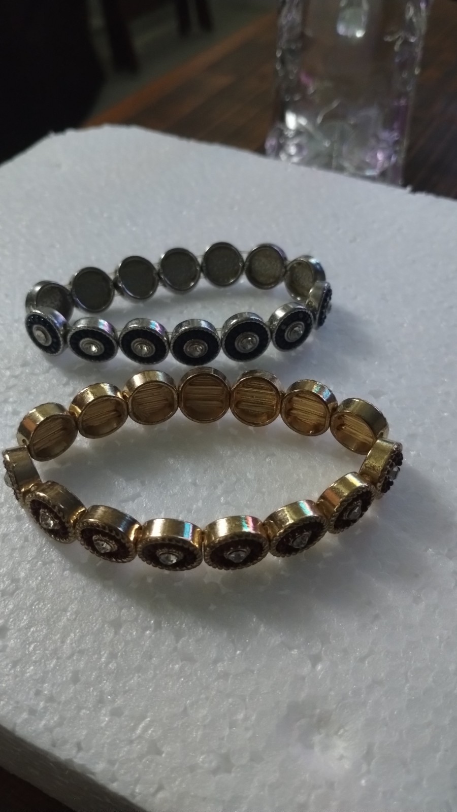 Gold Tone Stretch Tennis Link Bracelet Round Red & Clear Crystal Bezel 2