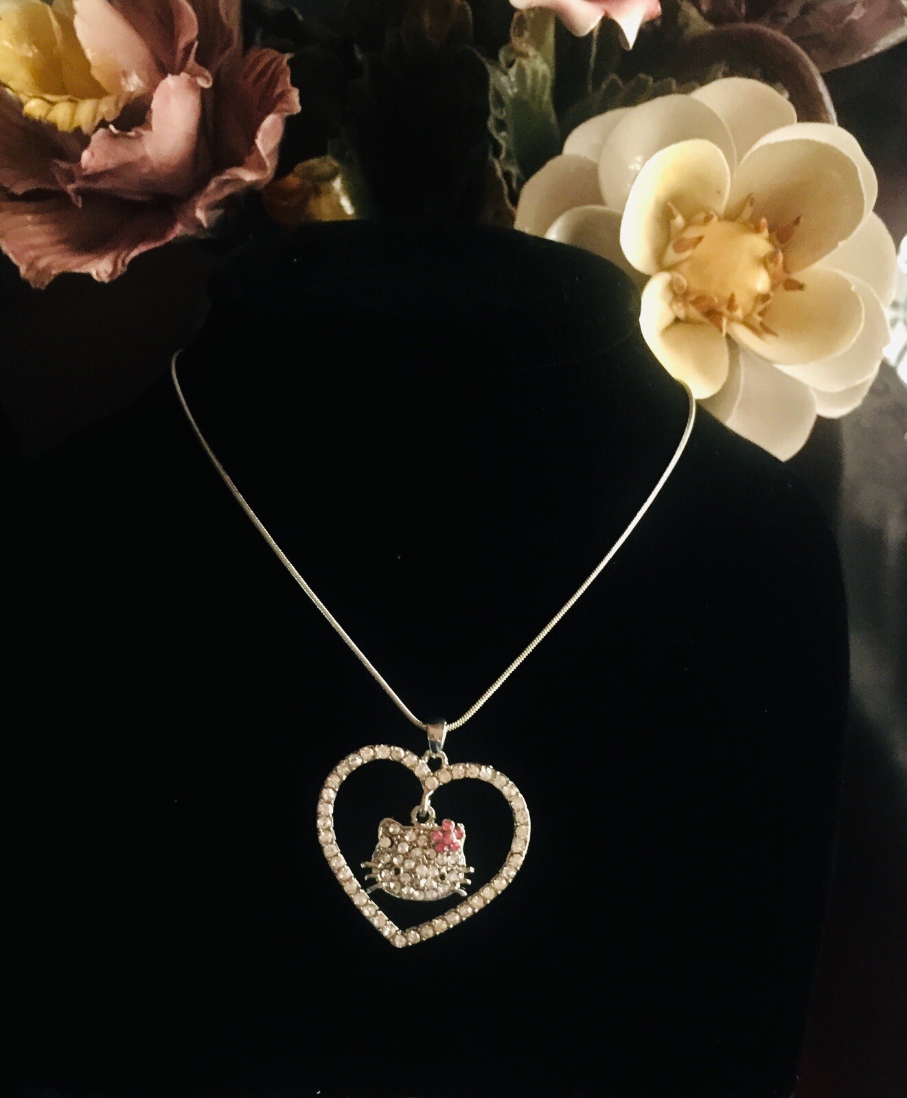 Hello Kitty necklace In Heart Radium Plated Reflective Crystals Rhinestones