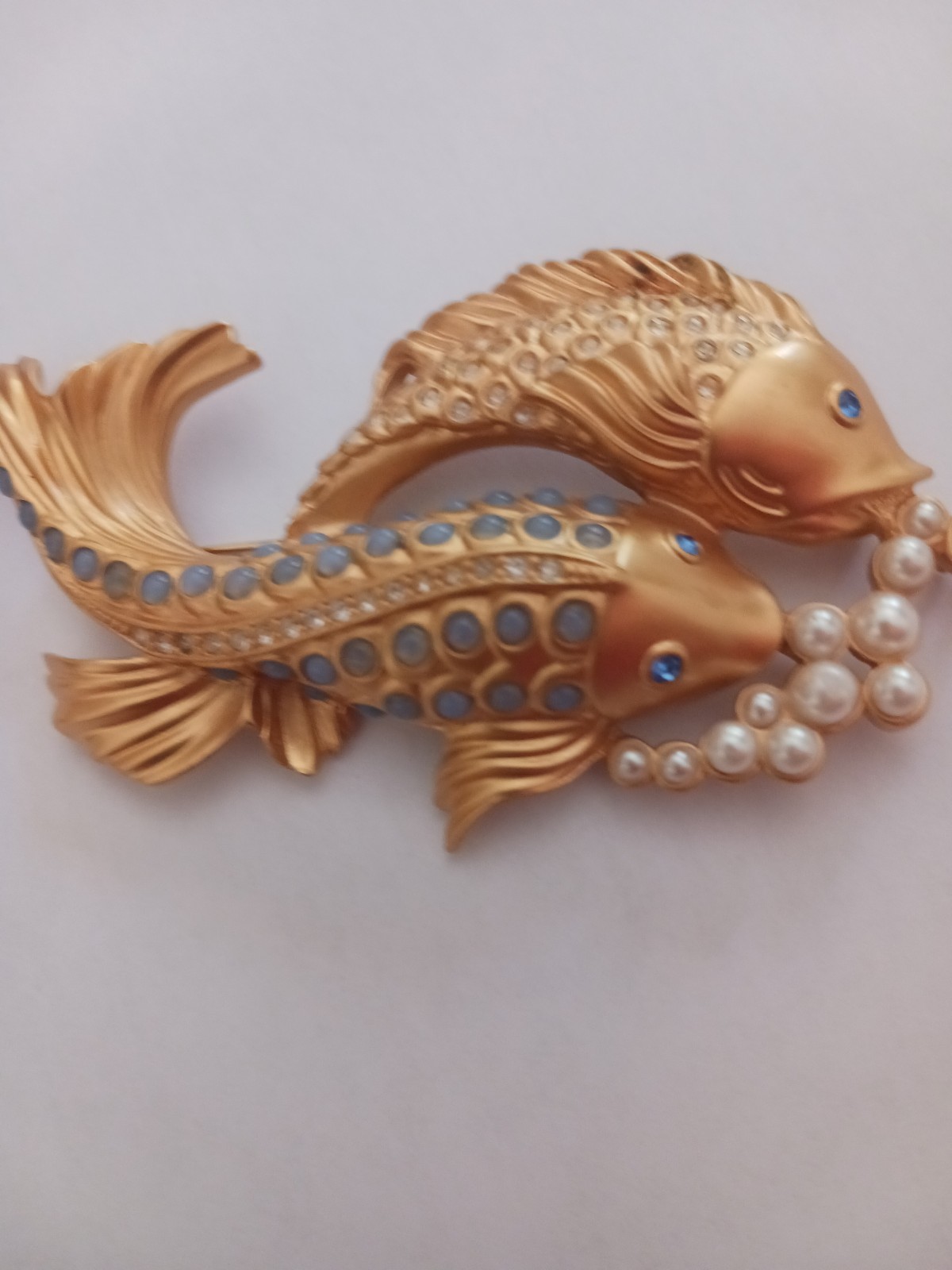 Vintage Elisabeth Taylor For Avon Sea Shimmer Koi Fish Brooch Rare (T)