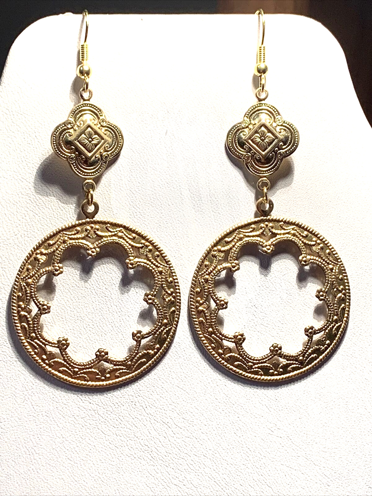 NEW ITEM*HANDCRAFTED VTG EGYPTIAN/ MOROCCAN OPEN MEDALLION EARRINGS.gold/style B