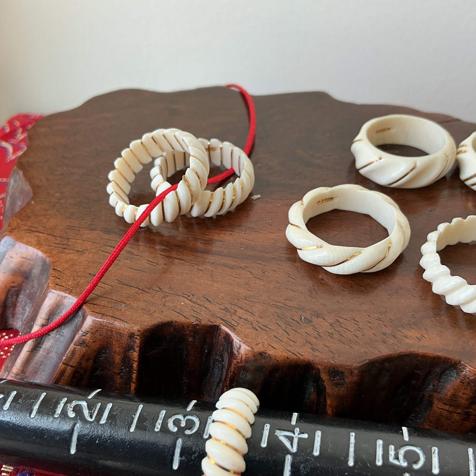 Lot of 10 White Stretch Twisted Beaded Band Rings No Stone Size 3.5-6
