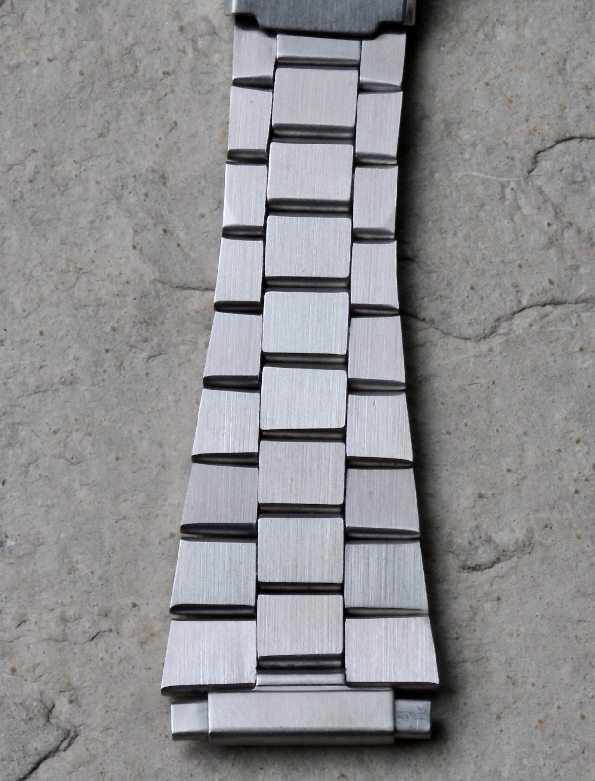 Long Length flared flat-link vintage watch bracelet 16mm-22mm satin SS 1960s NOS