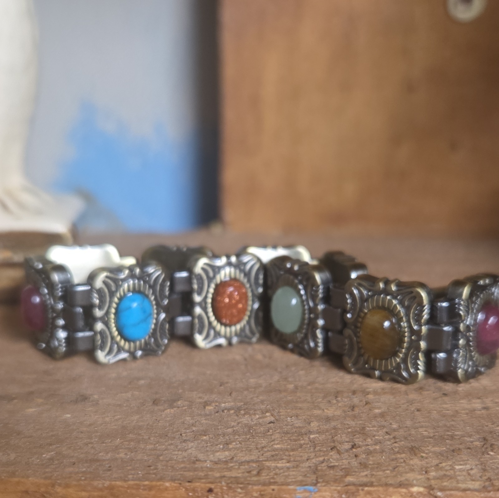 Silver Tone Metal Link Bracelet Multicolor Oval Bezel Stones Fold-Over Clasp