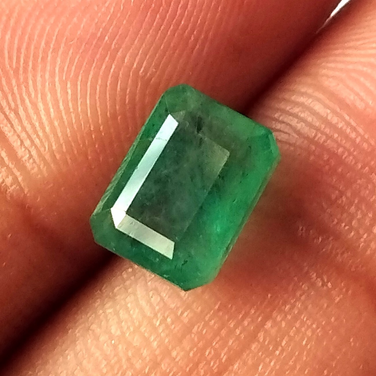 ZAMBIAN GREEN EMERALD FACETED NATURAL UNTREATED EMERALD CUT GEMSTONE 2.30 CARAT