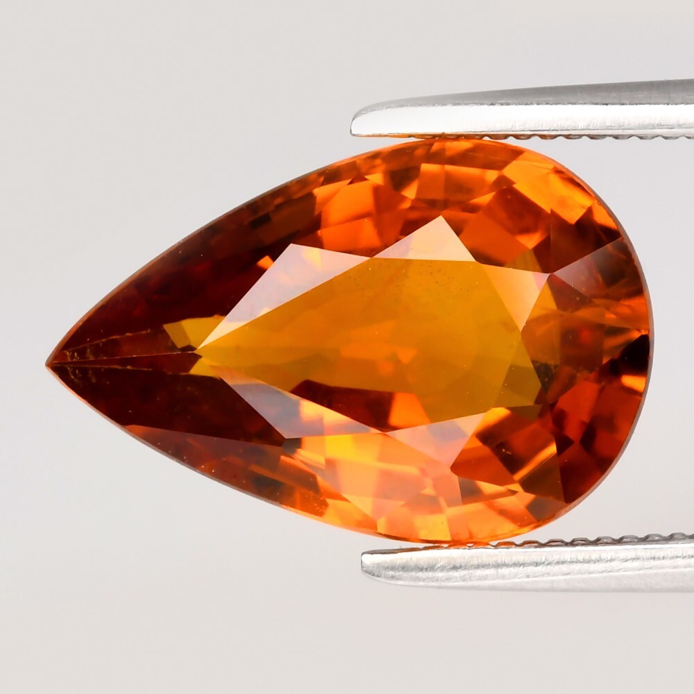 💎 4.03ct 12.5×8.2mm VS Pear Orange Sapphire – Luxurious, Thailand Gemstone