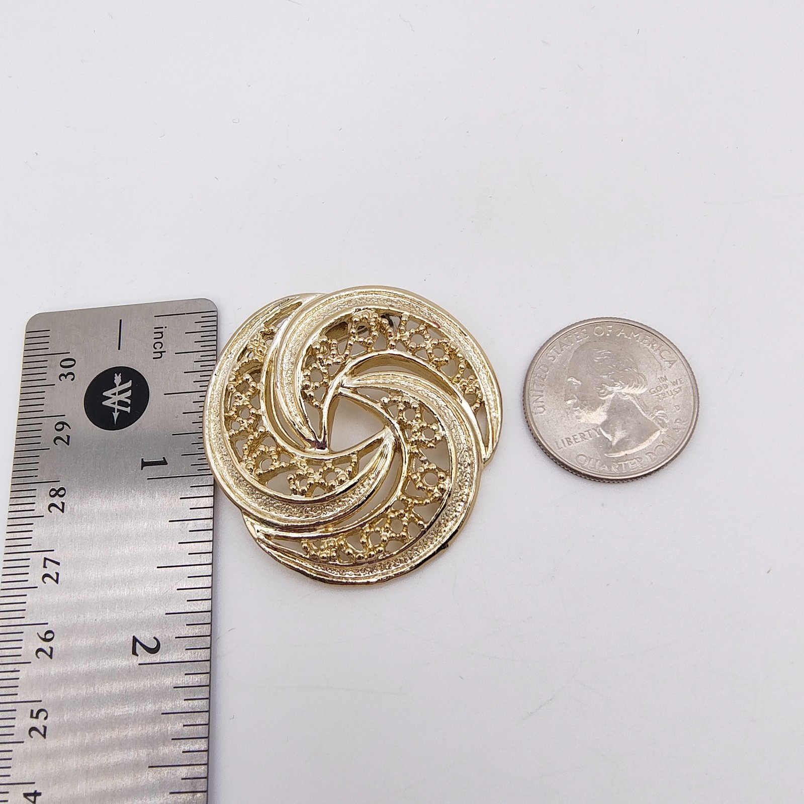 Vintage Gerry’s Openwork Swirl Brooch Gold Tone Modernist Sculptural Mob Wife