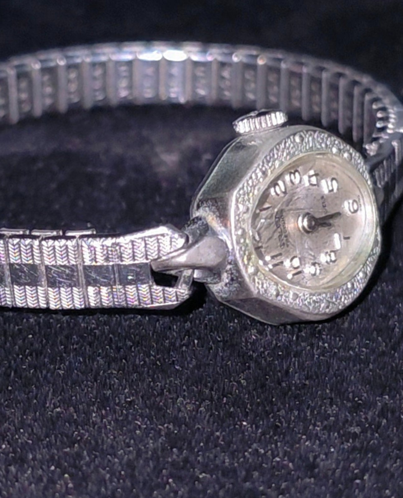 Vintage Gruen Precision Ladies Watch 17 Jewels Mechanical Wind Working