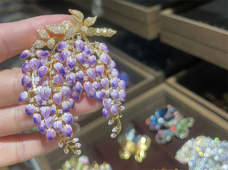 Designer’s Original Wisteria Flower Series Brooch,High Quality Brooch 6.7CMX5CM