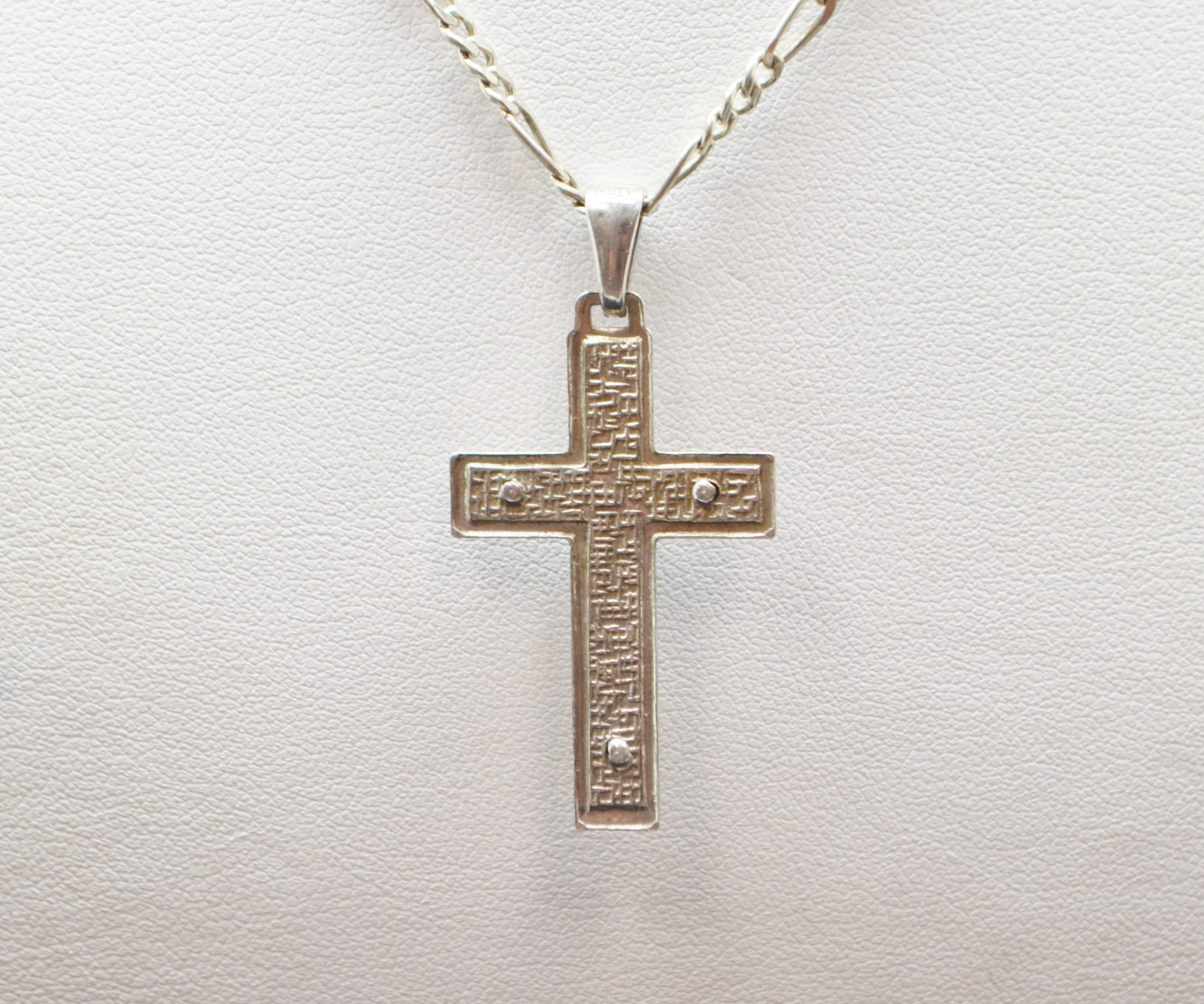 Sterling Silver Figaro Chain w/ Crucifix Pendant Necklace 25.0″ #FMG008