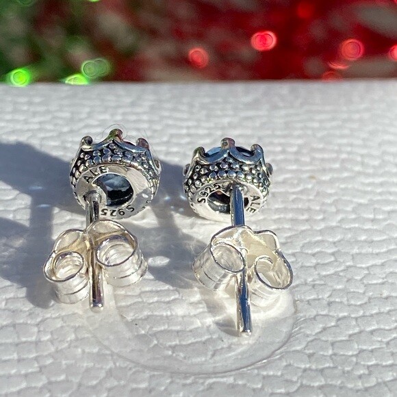 Brand New Genuine Pandora S925 BLUE Sparkling Crown Stud CZ Earrings 298311NMB