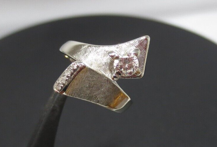 VINTAGE ESTATE 14K WG LADIES DIAMOND RING 0.27 tcw SZ 4.25 4.06 gr (G127082-3)