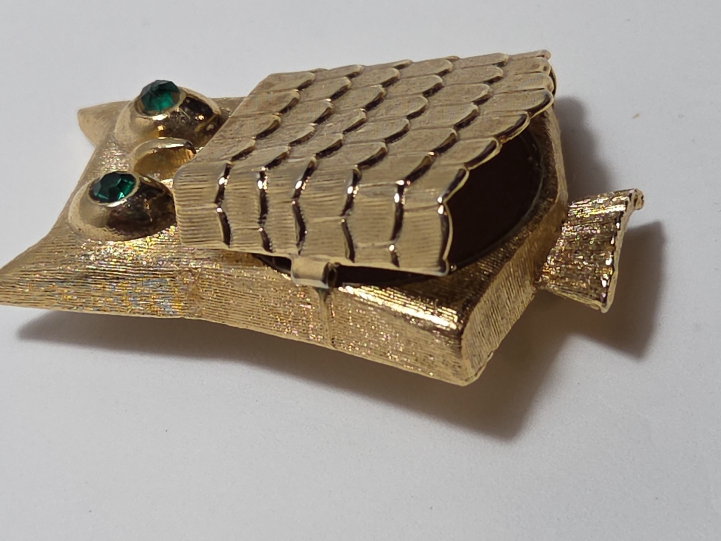 VTG Avon Regence Owl Compact Brooch Solid Perfume FULL Balm Gold Tone Jewelry