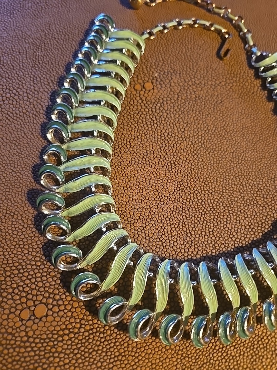 Vintage Trifari Style Collar Necklace Green Enamel Goldtone Egyptian Rev Linked