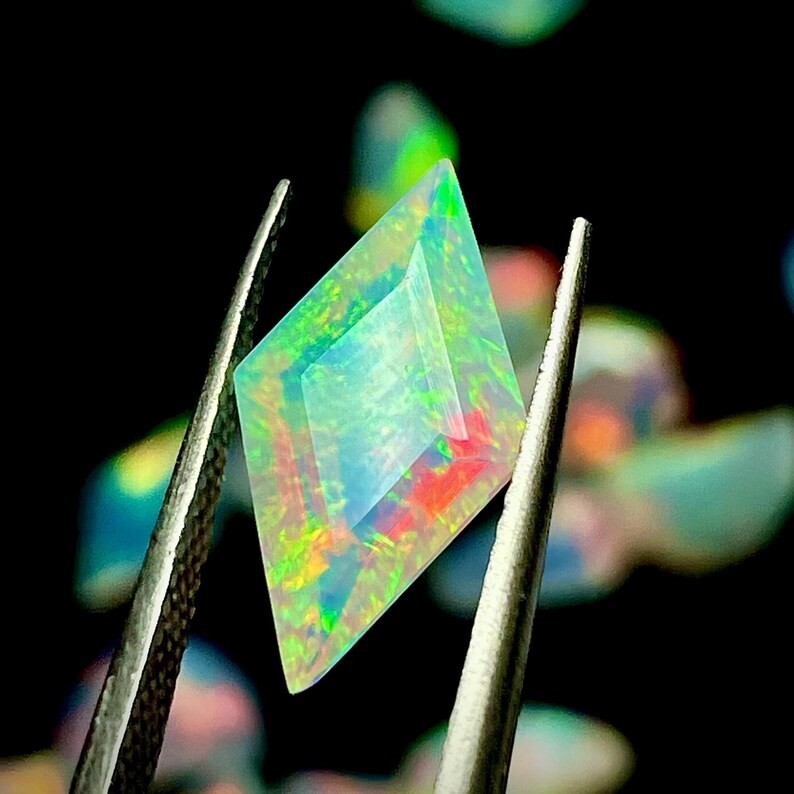 Faceted Ethiopian Fire Opal: 1.55 Carat Kite Gemstone (15.3×8.4×4.8MM) SBR-Z171