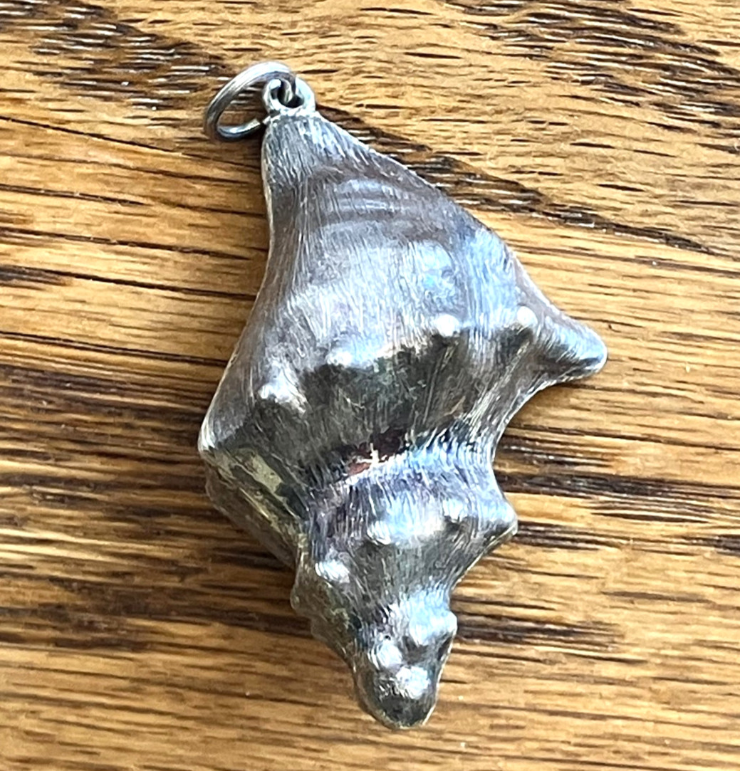 Sterling CONCH SHELL PENDANT 5.6 grams