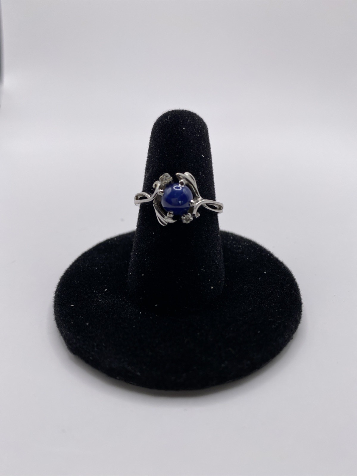 14k White Gold Star Sapphire Ring Size 5.75