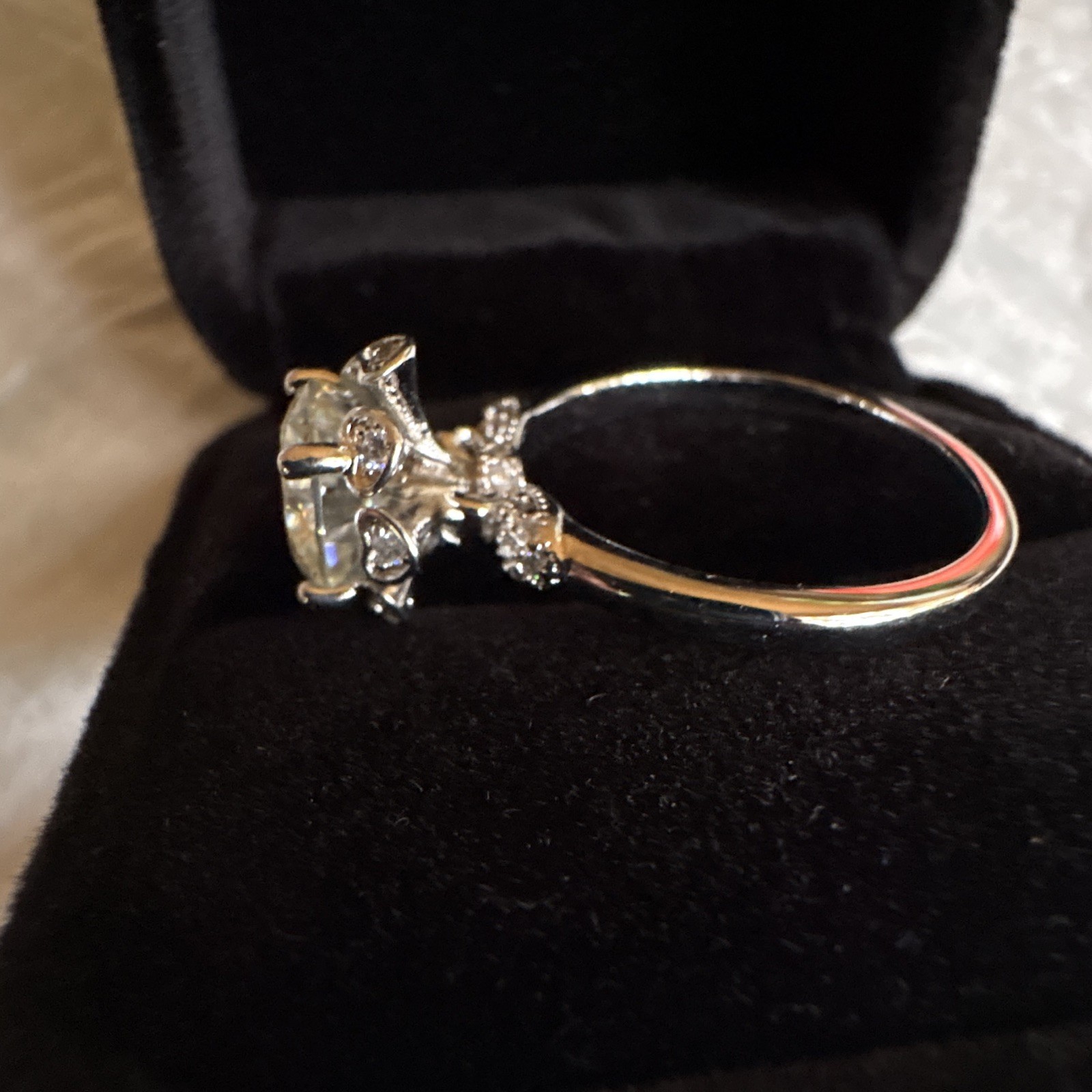 Size 8 GRA 2.0ctw D Round Clear Moissanite Ring 2mm Band CR7058