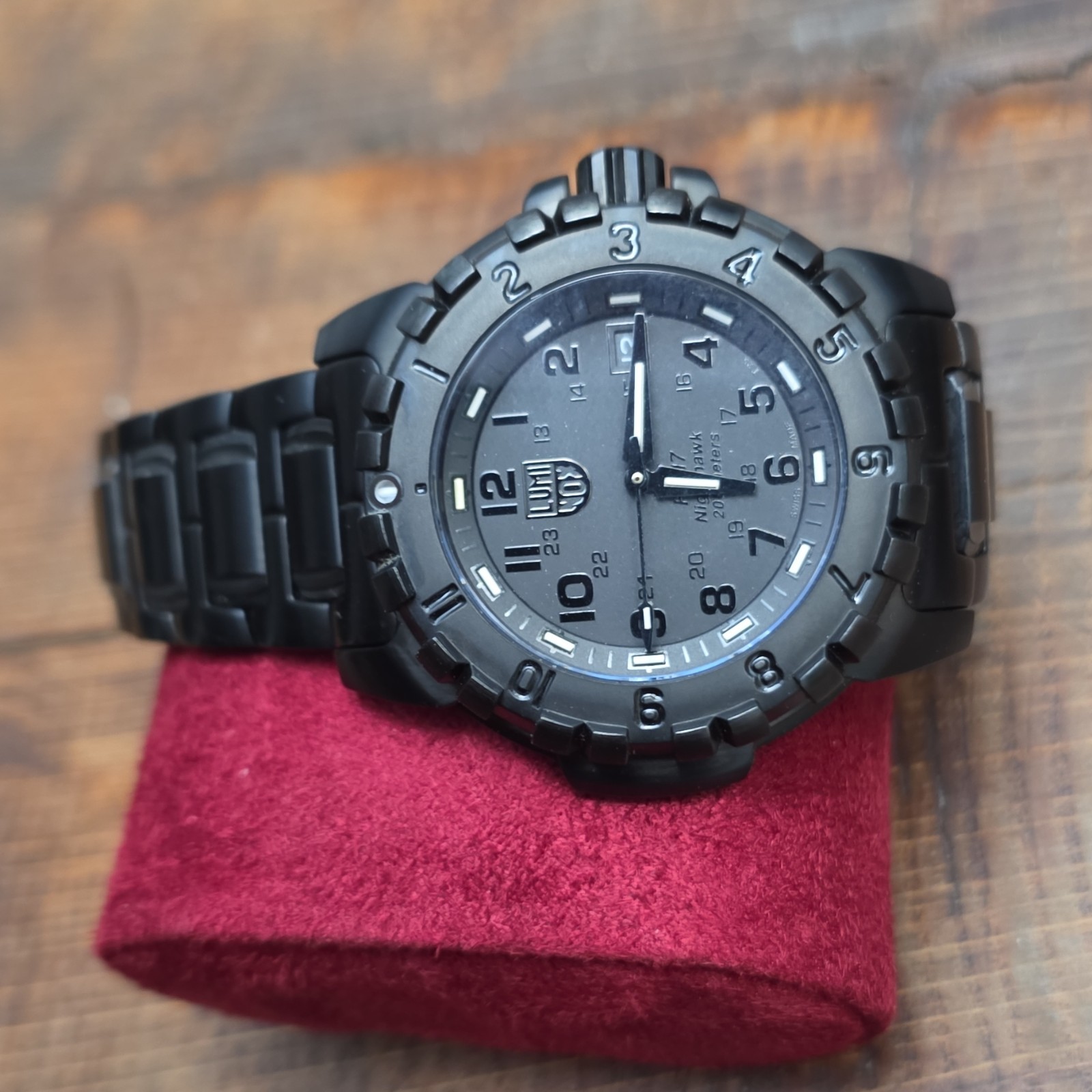 Luminox F117 Nighthawk Men’s Quartz 45mm Black SS Bracelet 200m Date Watch