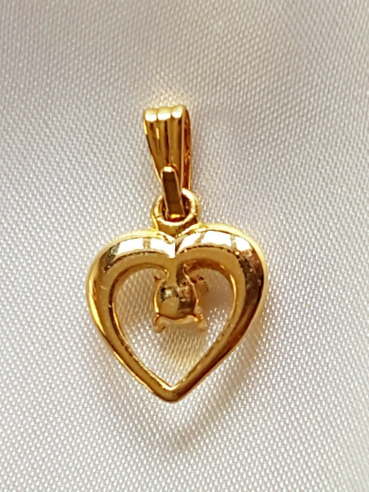 Pendant ~ Heart ~ Sparkling Diamante ~ Gold Plated