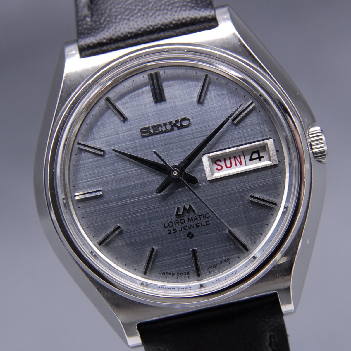 Vintage 1969 [N MINT] SEIKO Lord Matic 5606-7010 35mm Blue Day/Date AT Men Watch