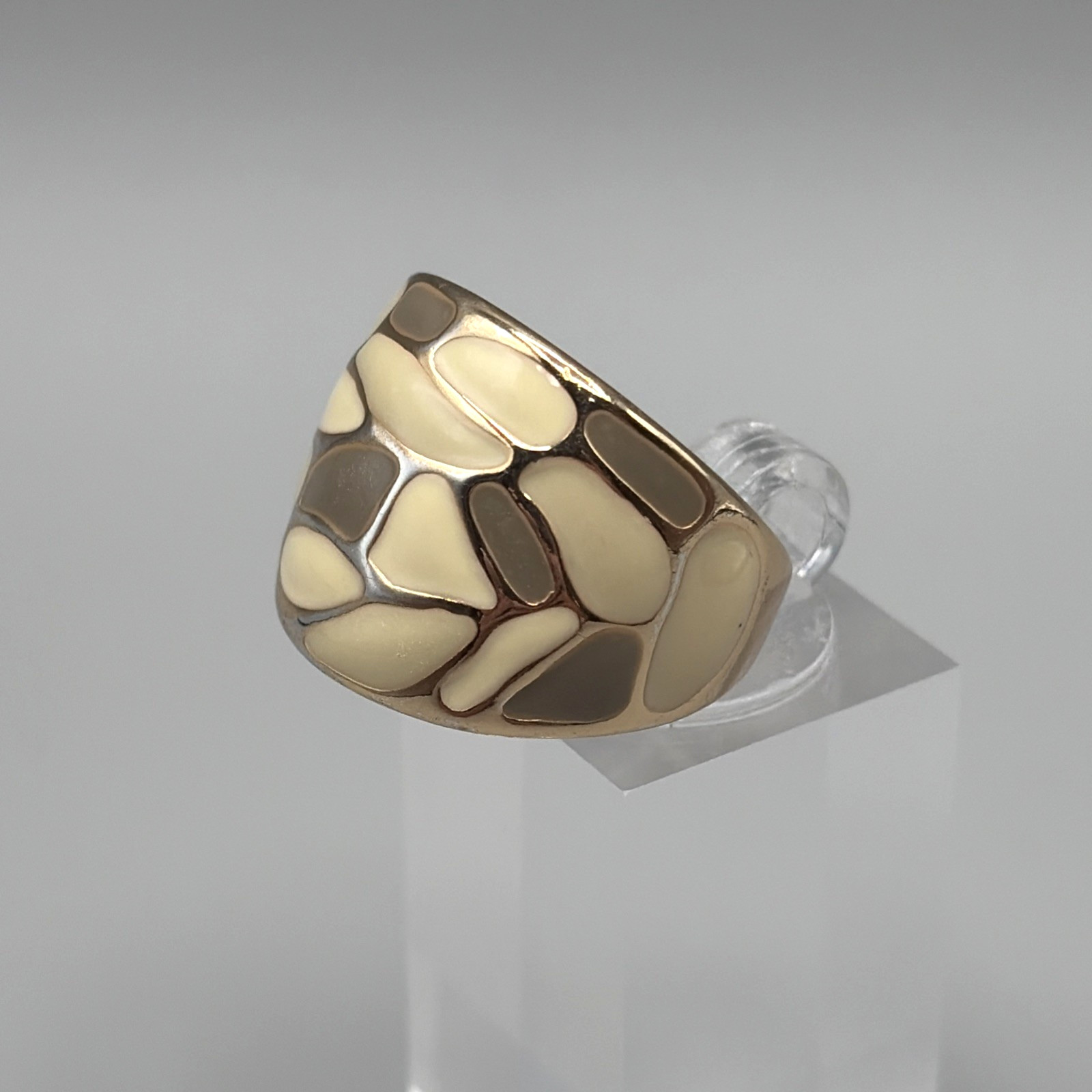 Vintage Enamel Dome Ring Gold Tone Cream Beige Mosaic Stained Glass Style – 7.5