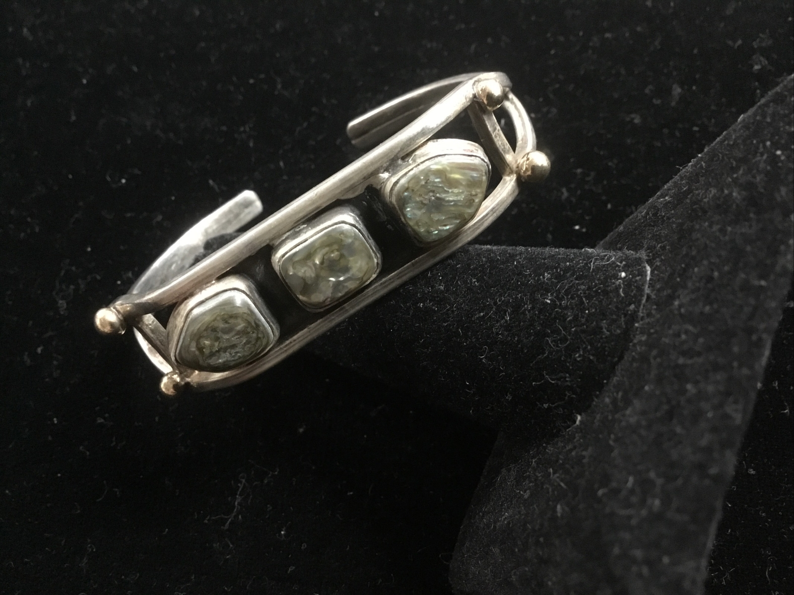 925 Sterling Silver Abalone Inlay Stones Cuff Bracelet 20.1 grams Hand Signed
