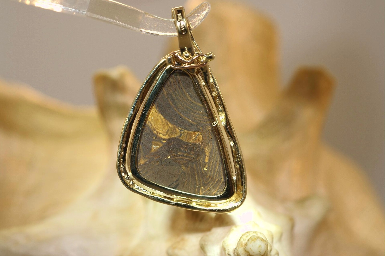 22.5MM 14K YELLOW GOLD GENUINE AUSTRALIAN DOUBLET OPAL DIAMOND ENHANCER PENDANT