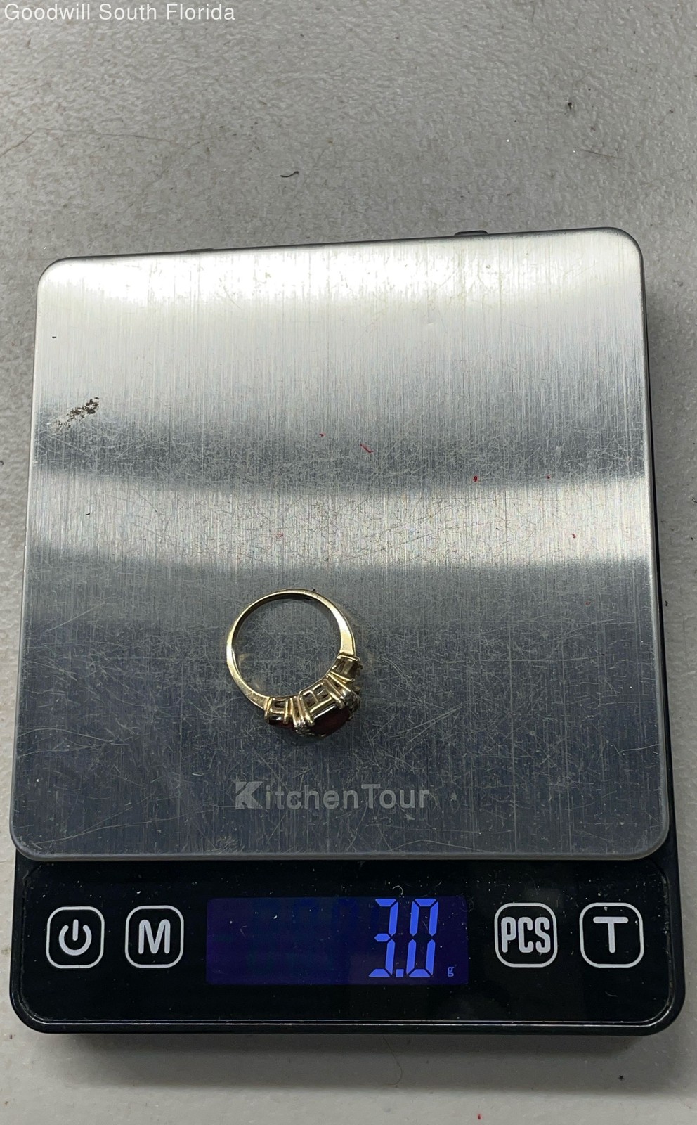 Gold Ring Size 6.5. With Diamonds. (Stamped 14K-Tested 13.95KT) Weight 3.0g