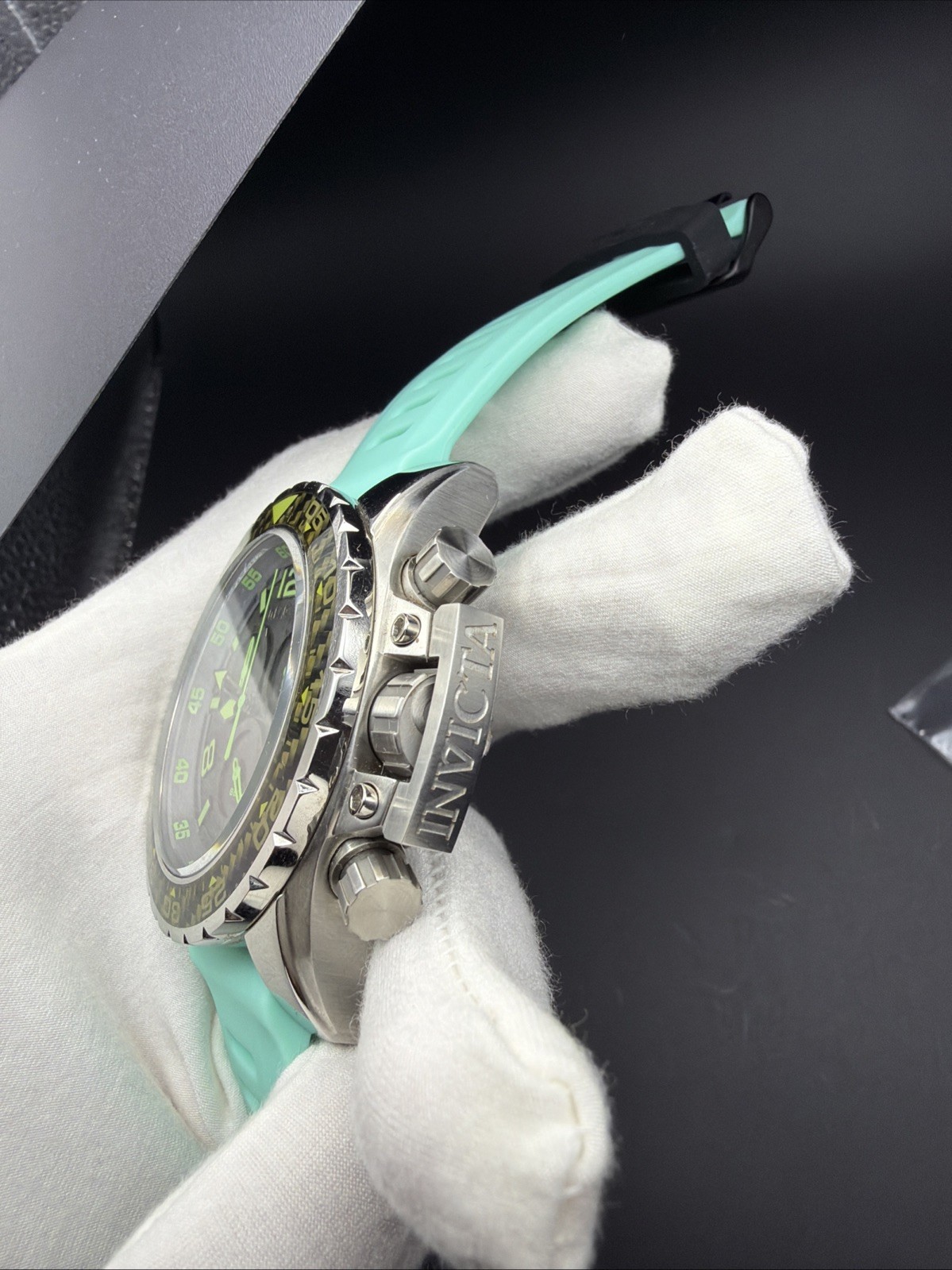 Invicta Corduba Collection Model 12451 Carbon Fiber Dial (read)