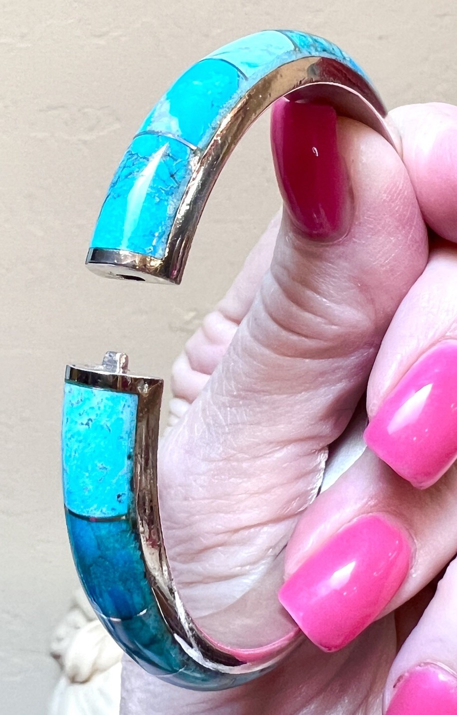 LOVELY Jay King, Desert Rose Trading Sterling Silver & Turquoise Inlay Bracelet