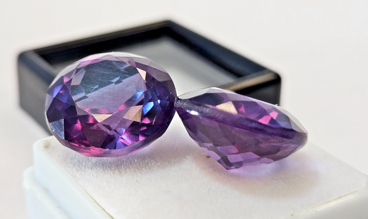 Round Cut Alexandrite 28-30 Ct Colour Change Pair Gemstone For Earring Making
