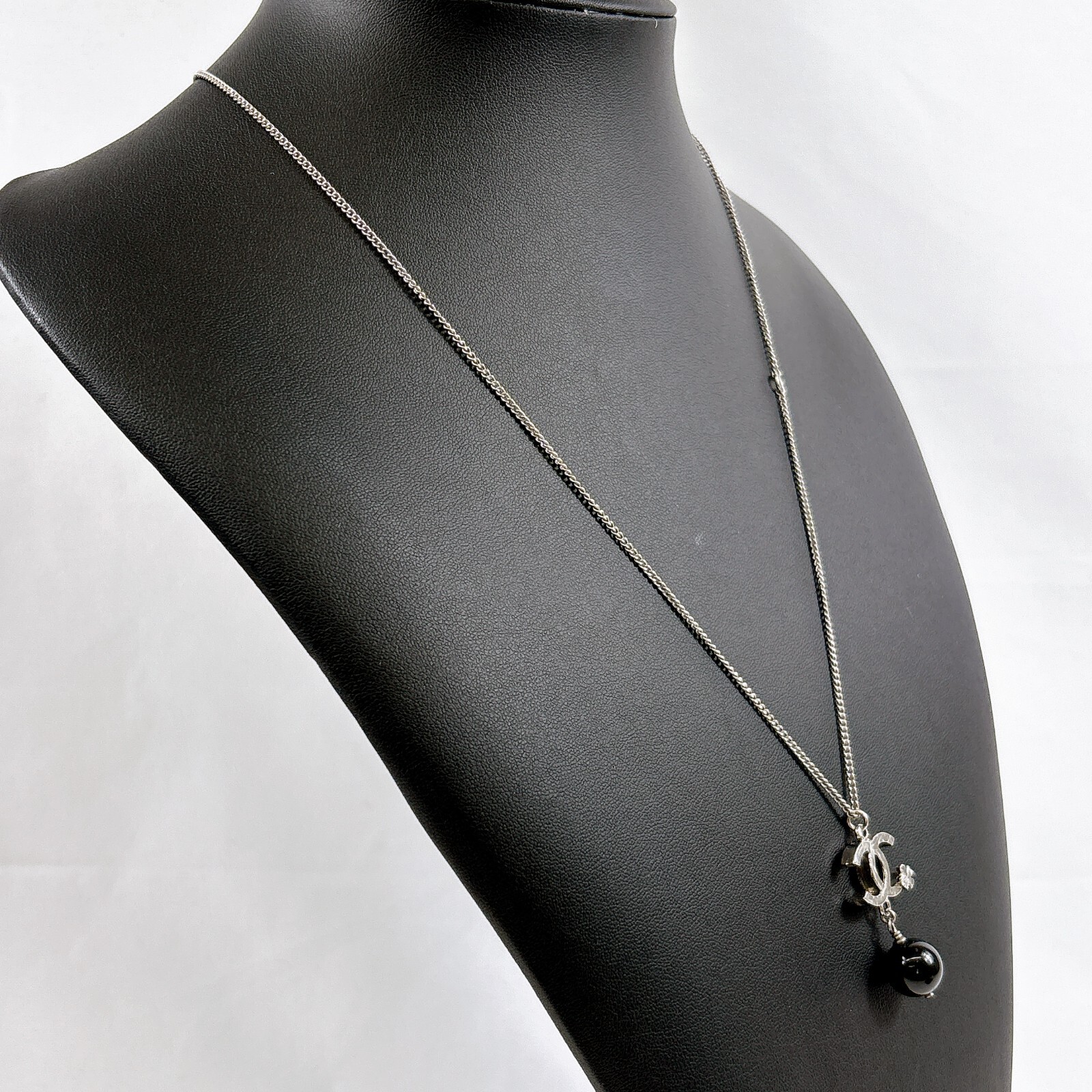 CHANEL CC Logo Necklace Silvertone Black Bead Drop Authentic B13K JAPAN B1684